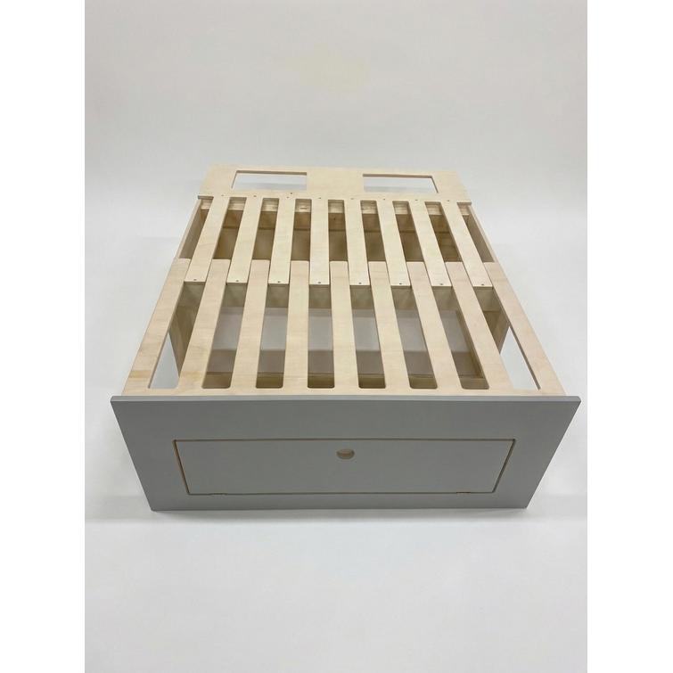 Levitett&auml;v&auml; penkkis&auml;nky (Medium)